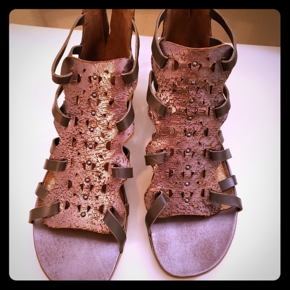 Otbt Metallic Sandal NEW.